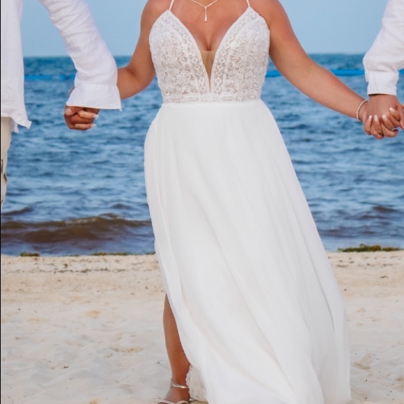 WEDDING DRESS - Picture 10 of 10